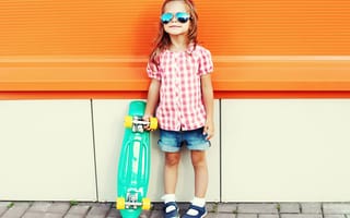 Картинка девочка, лето, Little girls, child, очки, Skateboard, скейтборд