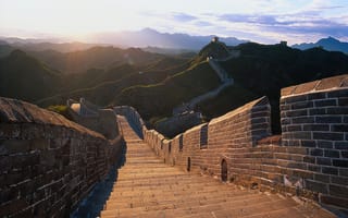 Обои Великая Китайская стена, горы, Китай, свет, памятник, холмы, солнце, пейзаж