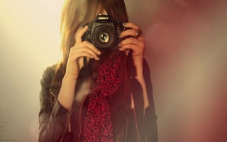 Картинка девушка, объектив, камера, canon, челка, фотоаппарат, кольца