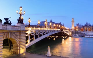 Картинка утро, Франция, Париж, Pont Alexandre III, Grand Palais, дворец, фонари, мост, катера, река