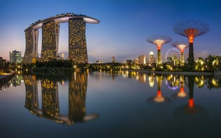 Картинка Сингапур, здания, чертово колесо, город, ночь, огни, отражение, море