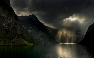 Картинка горы, тучи, природа, ливень, шторм, фьорд