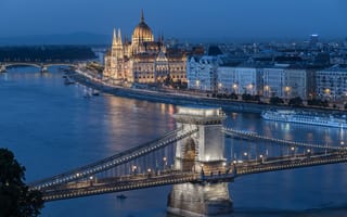 Картинка Цепной мост, Danube River, река, здания, река Дунай, Hungarian Parliament Building, Будапешт, теплоход, Венгрия, набережная, Здание венгерского парламента, Hungary, Chain Bridge, Budapest, мосты