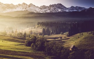 Картинка mountains, morning, mist, fog, village, sunrise, countryside, dawn