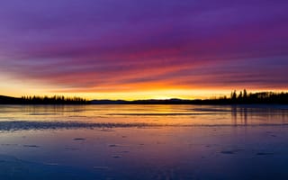 Картинка краски, landscape, 2560x1600, sky, закат, лёд, облака, lake, пейзаж, trees, reflection, озеро, ice, природа, sunset, colors, небо, отражение, nature, деревья, clouds