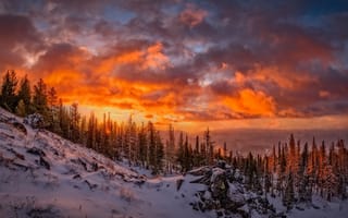 Картинка twilight, snow, clouds, dusk, mountains, woodland, slope, winter, sunset