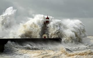 Обои маяк, шторм, стихия, волны, океан