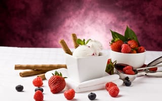 Картинка мороженое, черника, малина, клубника, десерт, трубочки, ягоды