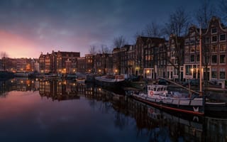 Картинка свет, Нидерланды, город, канал, Амстердам, лодка, дома, вечер