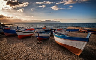 Картинка Sicily, Италия, озеро, лодки, причал, ITALY, горы