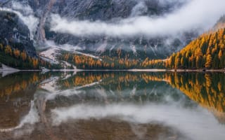 Картинка осень, туман, озеро, природа, лес, горы, облака