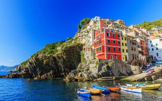 Обои море, Италия, travel, вилла, домики, скалы, лодки, Riomaggiore, побережье