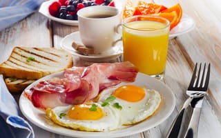 Картинка ягоды, кофе, хлеб, яичница с беконом, апельсин, еда, апельсиновый сок, завтрак