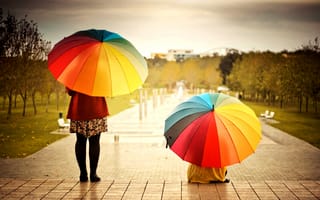 Картинка настроения, позитив, зонты, деревья, люди, зонт, девочка, зонтики, яркие, женщина, цветные, город, девушка