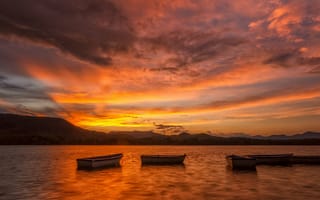 Картинка закат, озеро, лодки