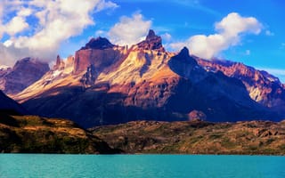 Обои Южная Америка, Чили, Национальный парк Торрес-дель-Пайне, горы, облака, Lake Pehoé, небо