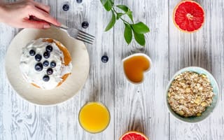 Картинка ягоды, завтрак, pancakes, сметана, грейпфрут, сок, мюсли, блины, breakfast