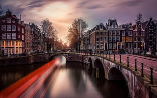 Обои канал, огни, выдержка, вечер, город, Нидерланды, свет, Амстердам, мост