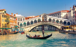 Картинка Венеция, panorama, cityscape, город, Italy, мост, view, гондола, travel, Venice, канал, city, gondola, Rialto Bridge, Италия, canal, Europe