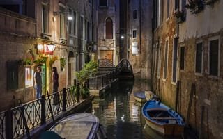 Картинка Венеция, ночь, лето, канал, фонари, лодки