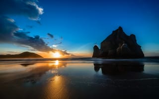 Картинка NZ, рассвет, Новая Зеландия, пляж, Wharikiri Beach, песок, скала