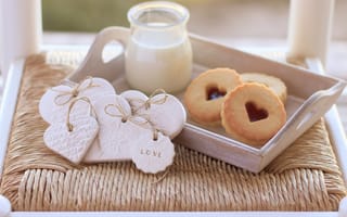 Картинка biscuits, food, сердце, пирожное, heart, сладкое, молоко, любовь, еда, love, печенье, i love you, milk