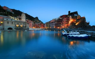 Обои здания, Italy, Чинкве-Терре, гавань, Liguria, Лигурия, Лигурийское море, Vernazza, лодки, Италия, дома, Ligurian Sea, Cinque Terre, Вернацца