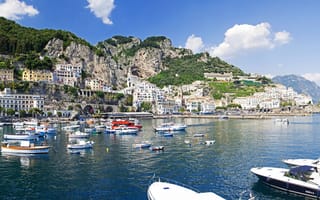 Обои Италия, город, горы, катера, дома, побережье, Amalfi