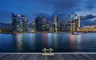 Картинка Singapore, skyscrapers, облака, город-государство, мегаполис, Сингапур, подсветка, синее небо, clouds, lights, огни, архитектура, architecture, небоскребы, night, blue sky, залив, ночь, Gardens By the Bay