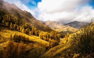 Картинка Chianale, Пьемонт, облака, деревья, Italy, холмы, осень, небо, пейзаж, Piemonte, природа, горы, Italia, Италия
