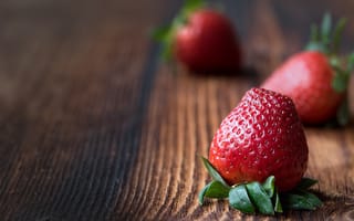 Картинка ягоды, еда, деревянный, клубника, трио, доски, три