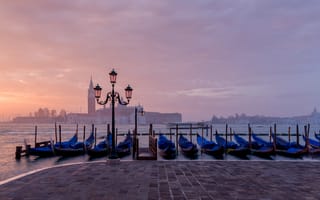 Картинка Venezia, море, Италия, рассвет, San Giorgio Maggiore, город, пристань, остров, Venice, Сан-Джорджо Маджоре, лодки, Italy, гондолы, Венеция, утро
