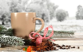Картинка празники, кофе, сосны, лента, снег, twig, чашкa, корицы, snow, tea, ribbon, веточка, cinnamon, winter, pine tree, чай, coffee, зима, cup
