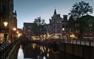 Картинка Голландия, Амстердам, фонари, улица, вечер, сумерки, канал