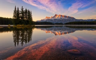 Картинка Канада, закат, горы, Jack Lake, лес, озеро, Национальный парк Банф, небо, отражения, вечер, облака