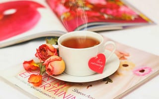 Картинка drink, love, table, чай, roses, любовь, rose, cup, журнал, сердце, flowers, tea, journal, розы, heart, petals, цветы, лепестки, чашка