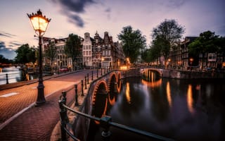 Обои мост, огни, вечер, Amsterdam, дома, Netherlands, Нидерланды, Амстердам, фонарь, здания, канал