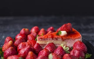 Картинка клубника, пирожное, бисквит, крем, десерт