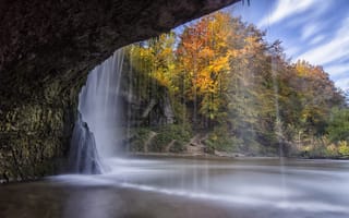 Картинка водопад, осень, скала, озеро