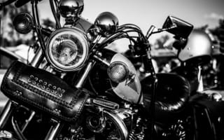 Картинка motorcycle, white and black, metal, lights, chrome, leather handbag