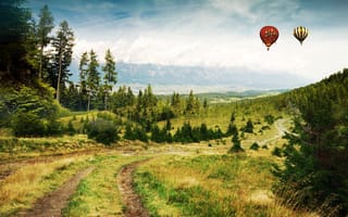 Обои дорога, воздушные шары, горы, лес