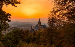 Картинка лес, небо, дома, замок, Германия, долина, деревья, горы