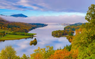 Картинка осень, облака, Perthshire, деревья, Queen's View, Лох-Таммел, Schiehallion, гора Шихоллион, Loch Tummel, Шотландия, озеро, Пертшир, Scotland, Tay Forest Park