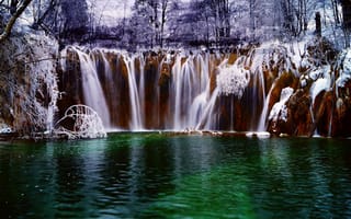 Картинка лес, снег, водопад, зима, хорватия, Croatia, река, озеро, поток