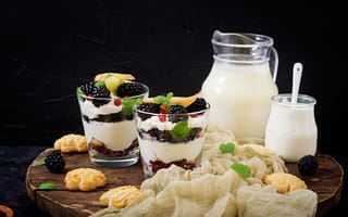 Картинка йогурт, завтрак, ягоды, печенье, фрукты