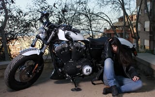 Обои девушка, мотоцикл, улица