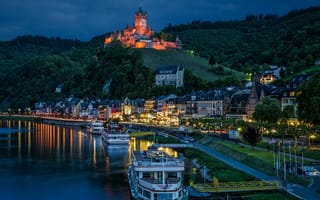 Обои Cochem, Moselle River, река, ночной город, Germany, Cochem Castle, Германия, теплоходы, Rhineland-Palatinate, замок, Кохем, Река Мозель, дома, Замок Кохем, пристань