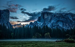 Картинка луг, Йосемити, облака, скалы, California, туман, National park, Yosemite, природа