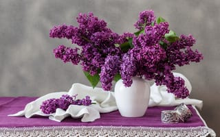 Картинка белый, цветы, букет, стол, сирень, скатерть, ткань, ваза