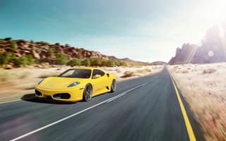 Картинка Ferrari, yellow, дорога, жёлтая, феррари, скорость, F430, блики